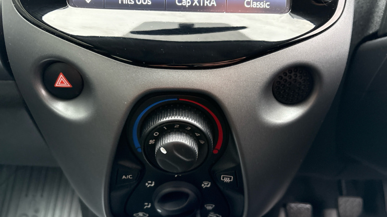 Toyota Aygo 1.0 VVT-i X-Play 5dr Petrol Hatchback